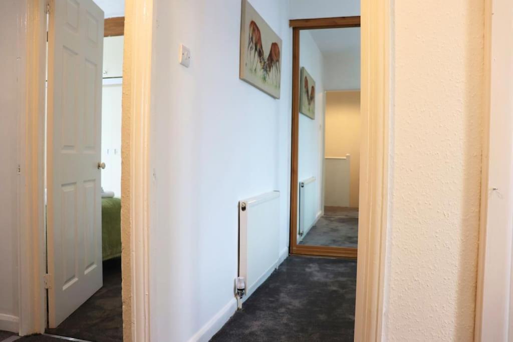 Apartment Unique 3 Bedroom House Free Wifi & Parking Leeds (West Yorkshire)