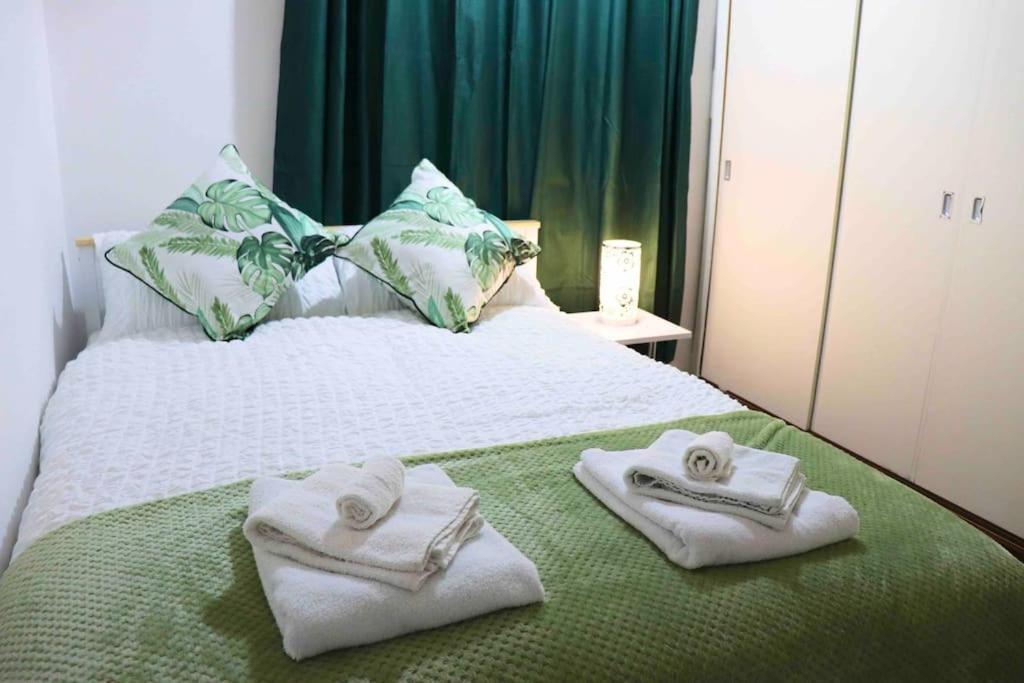 Unique 3 Bedroom House Free Wifi & Parking