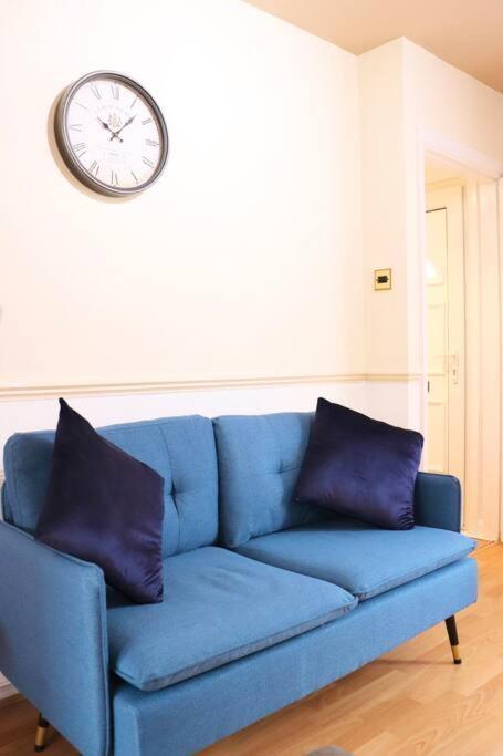 Unique 3 Bedroom House Free Wifi & Parking * Leeds (West Yorkshire)
