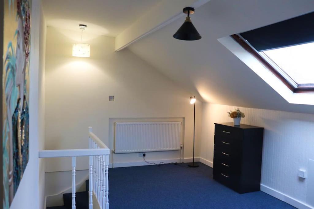 Peaceful 2 Bed House Free Wifi And Parking Apartment Leeds (West Yorkshire)