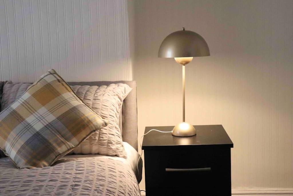 Peaceful 2 Bed House Free Wifi And Parking * Leeds (West Yorkshire)
