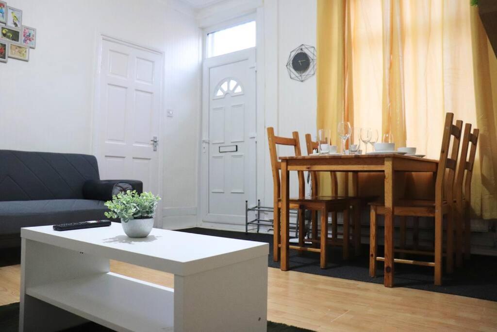 Apartment Peaceful 2 Bed House Free Wifi And Parking *