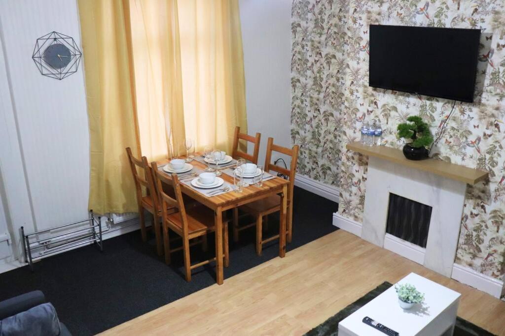 Peaceful 2 Bed House Free Wifi And Parking Apartment