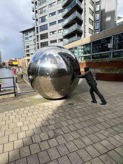Apartment Leeds Clarence Dock 2 Bedroom Apt Leeds (West Yorkshire)