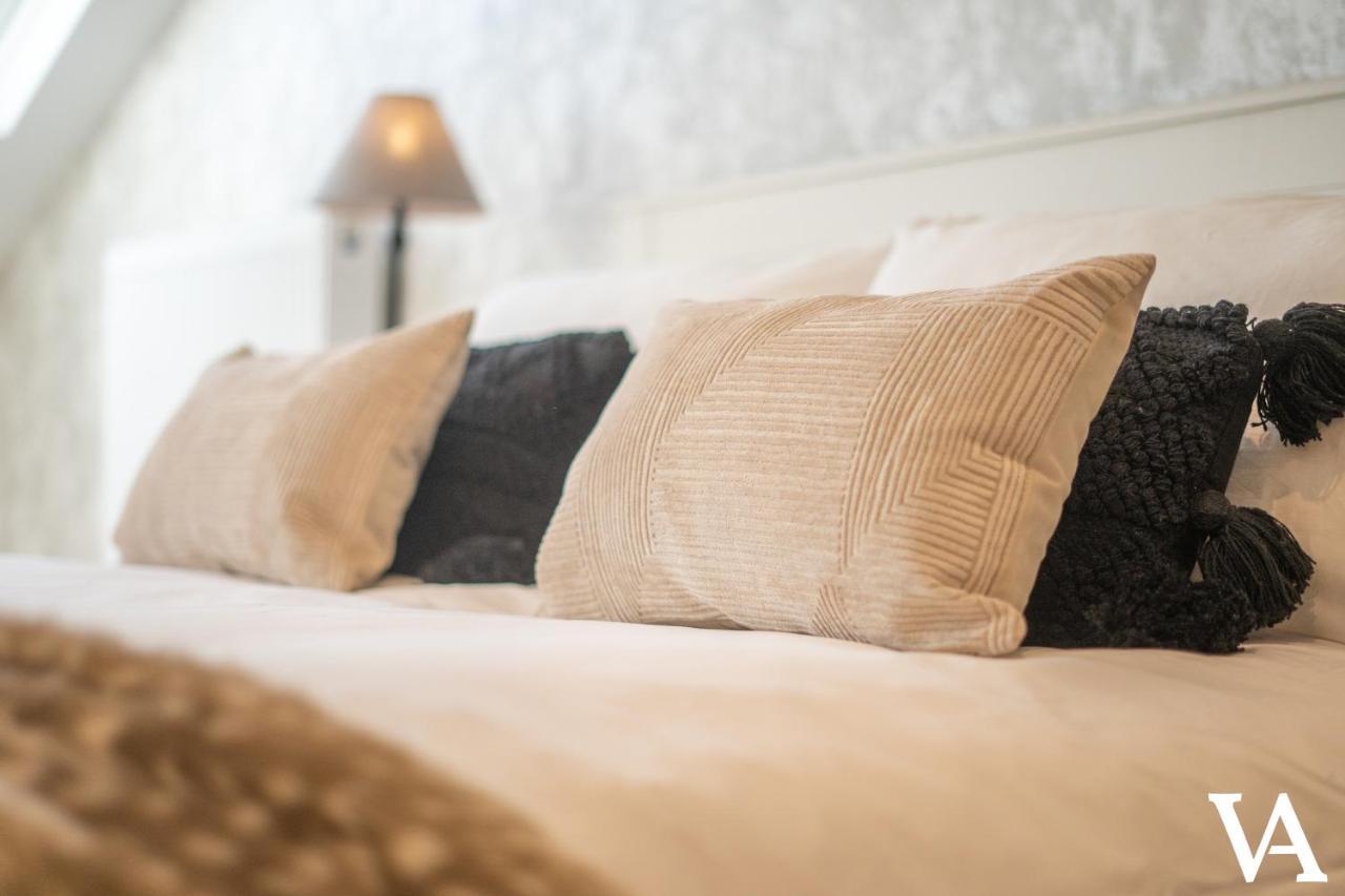 Velvet - 10 Park Square East * Leeds (West Yorkshire)