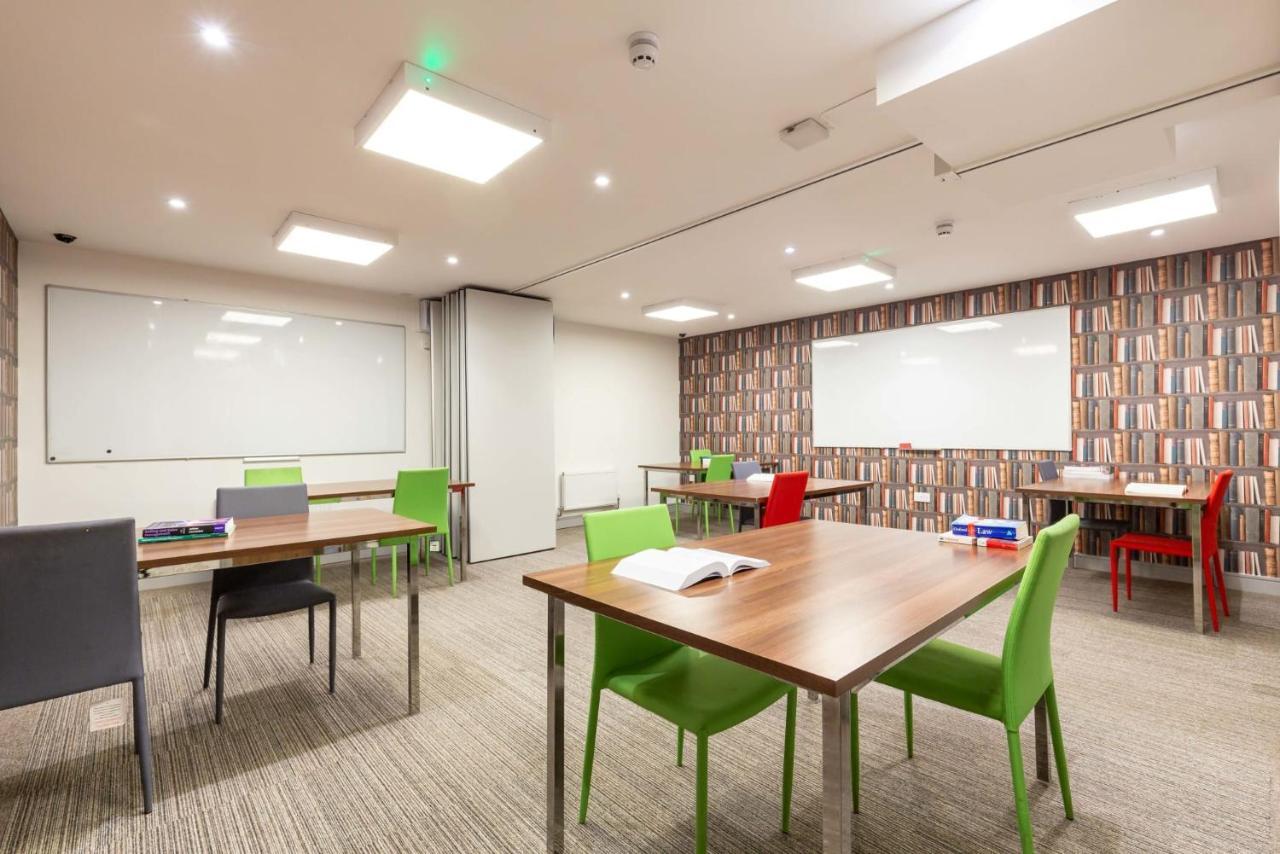 Apartment Ensuite Bedrooms And At The Foundry In Leeds Leeds (West Yorkshire)