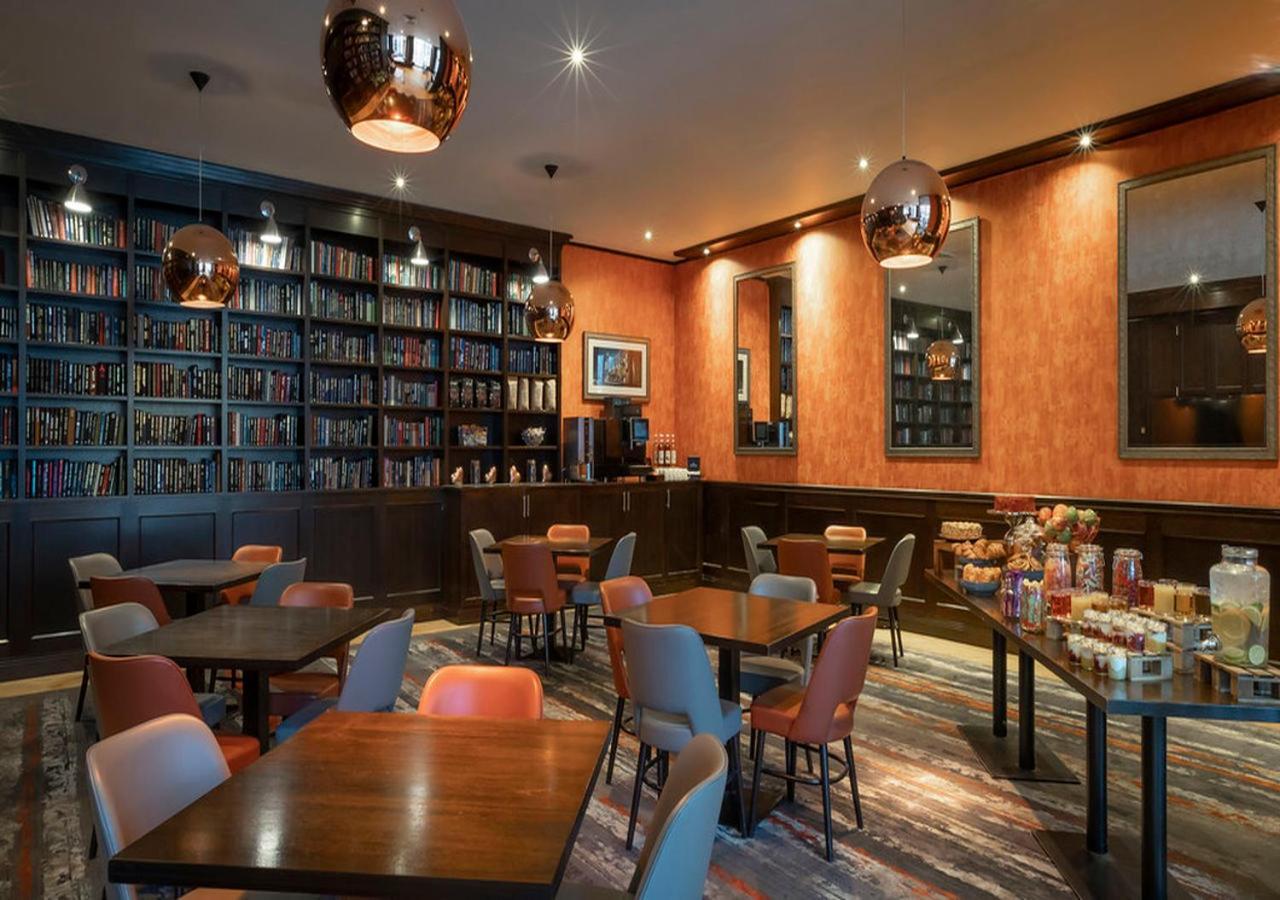Clayton Hotel, Leeds Hotel 4*