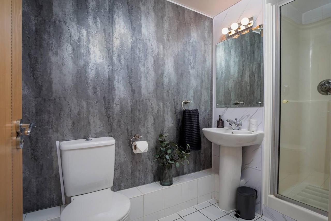 Apartment The Exquisite Penthouse Of Leeds - Sleeps 8