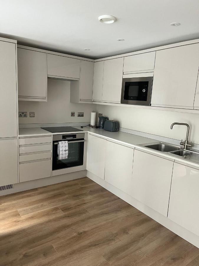 Tib Investments, Centenary House, 53 North St Apartment Leeds (West Yorkshire)