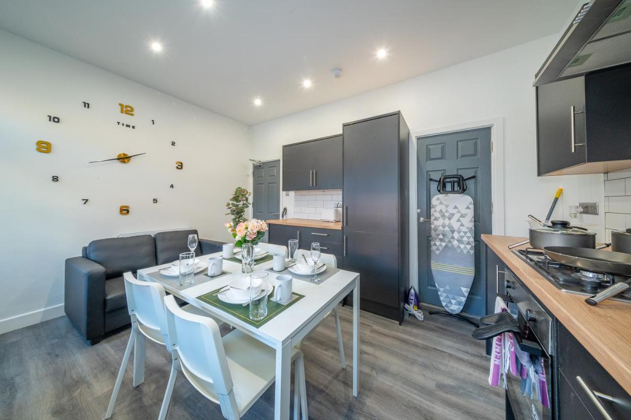 *rc12s* For Your Relaxed & Cosy + Free Parking + Free Fast Wifi * Homestay