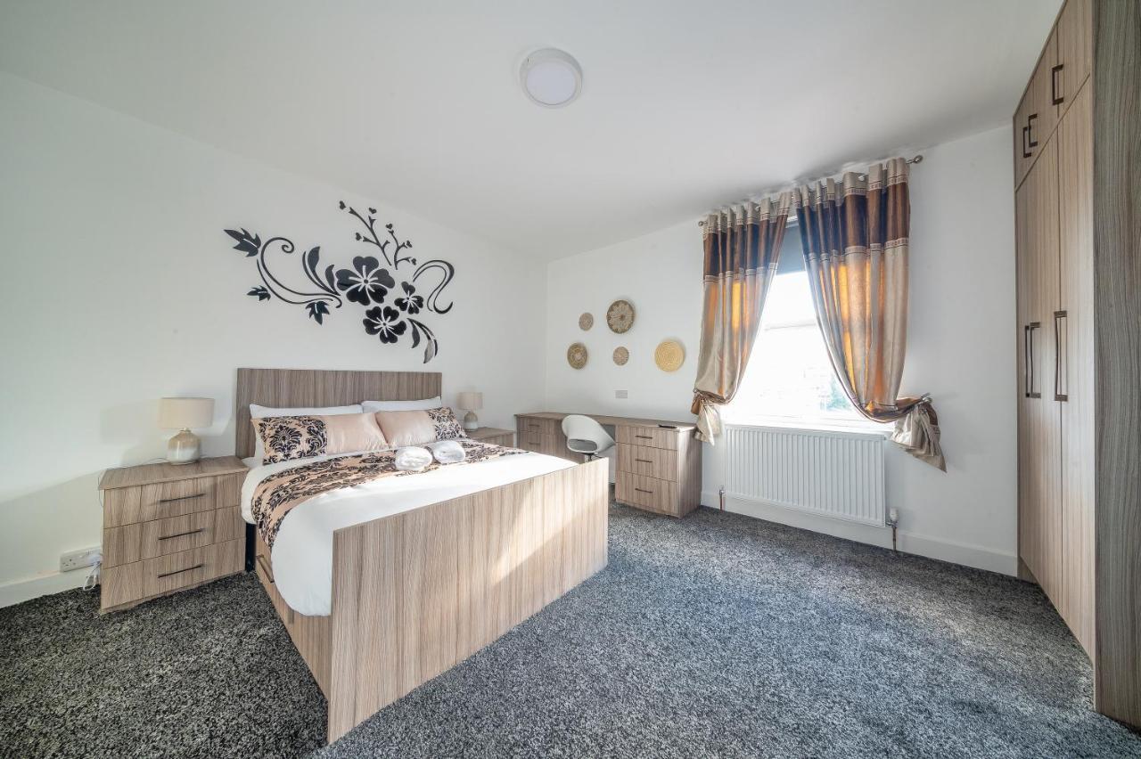 Homestay *rc12s* For Your Relaxed & Cosy + Free Parking + Free Fast Wifi * *