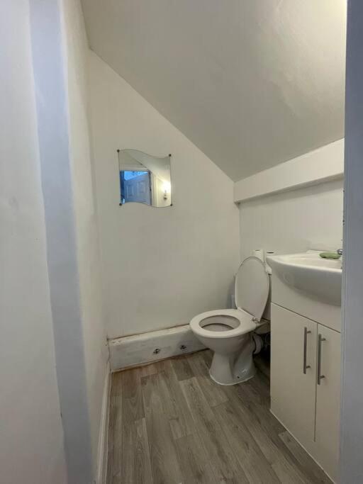1 Bedroom Flat With En-suite Apartment *