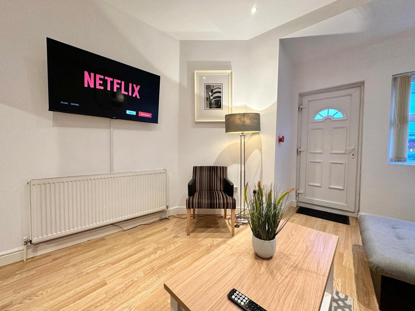 Guest house Large 4 Bedroom Home, Close To Leeds City Centre Leeds (West Yorkshire)