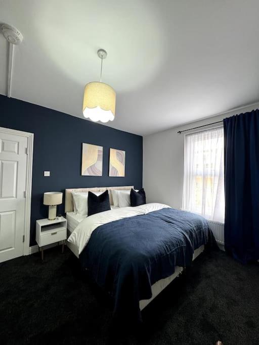 Apartment Modern 5-bed Near Leeds Centre