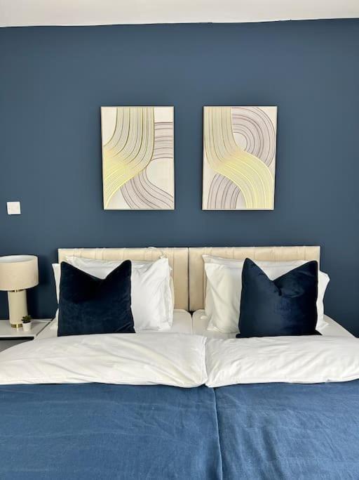 Modern 5-bed Near Leeds Centre * Leeds (West Yorkshire)