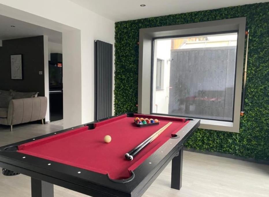 Stunning Modern 3br House, Free Parking & Garden Holiday home *