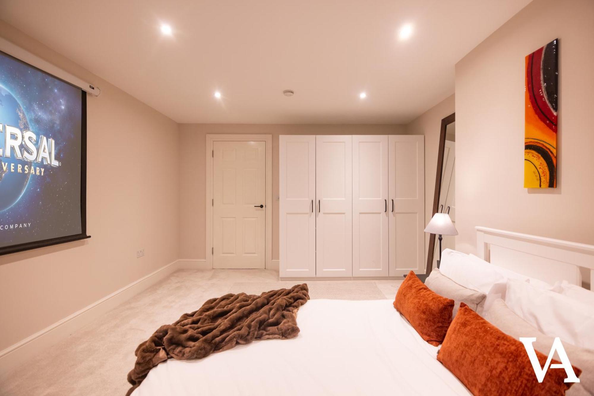 Velvet - 10 Park Square East * Leeds (West Yorkshire)