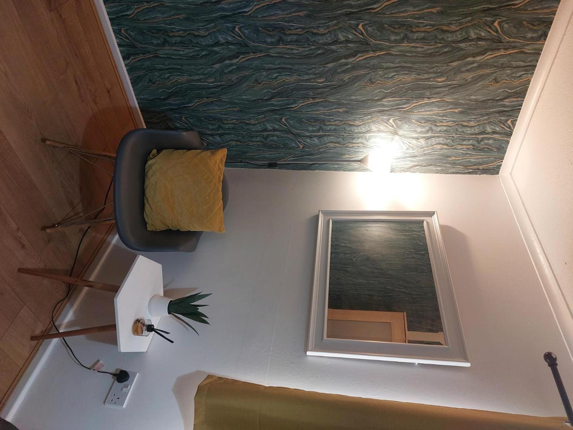 Lovely 2-bed House In The Heart Of Woodhouse Leeds *