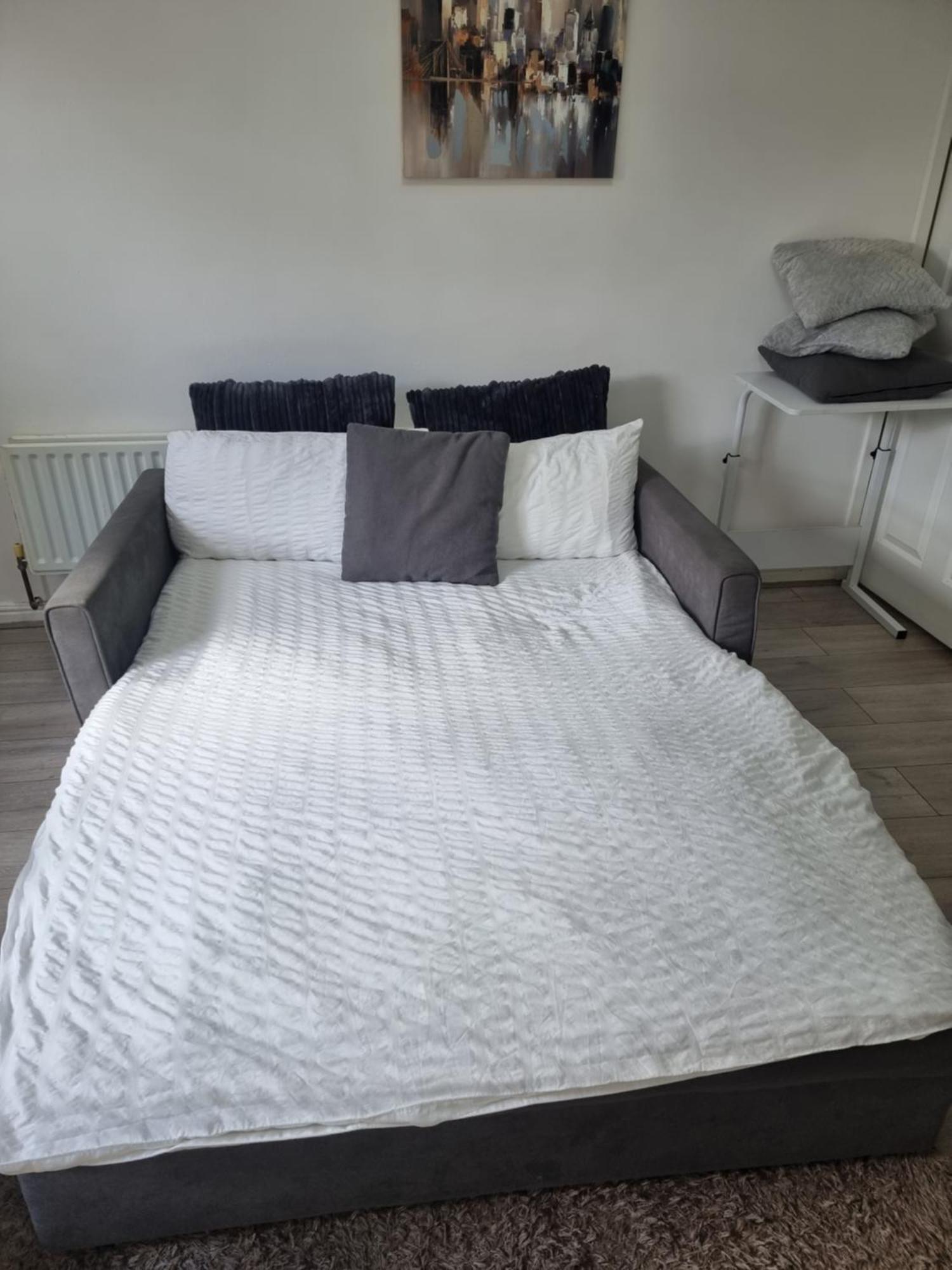 2 Bedroom Cozy Chambers With Free Parking Leeds (West Yorkshire)