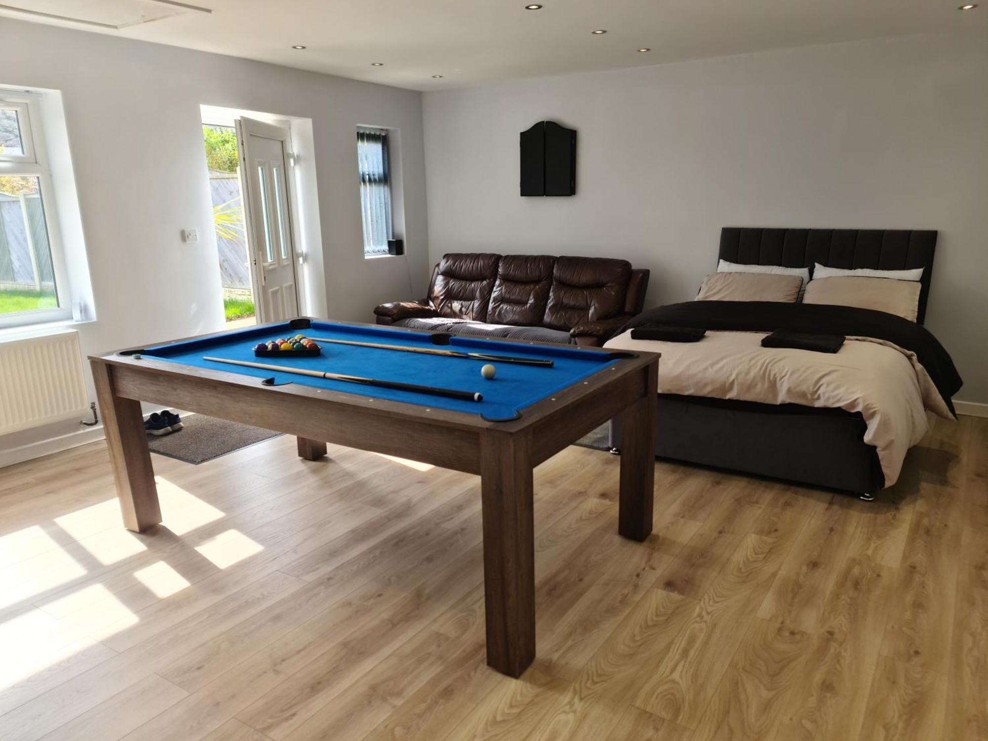 Detached Flat In Leeds, Free Wifi And Parking, Pool Table, 75 Inch Tv, Netflix, * Leeds (West Yorkshire)