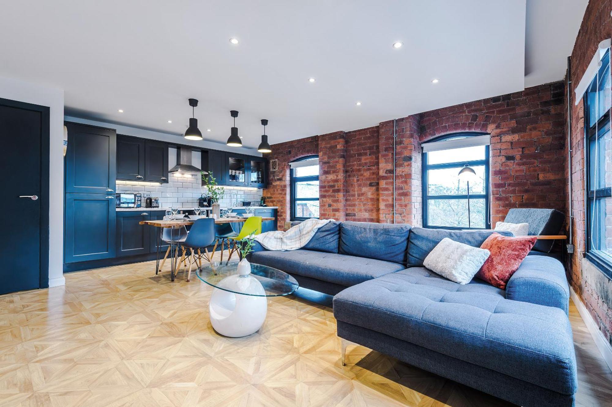 2 King Size Beds In Manhattan Styled Oversize Apartment *