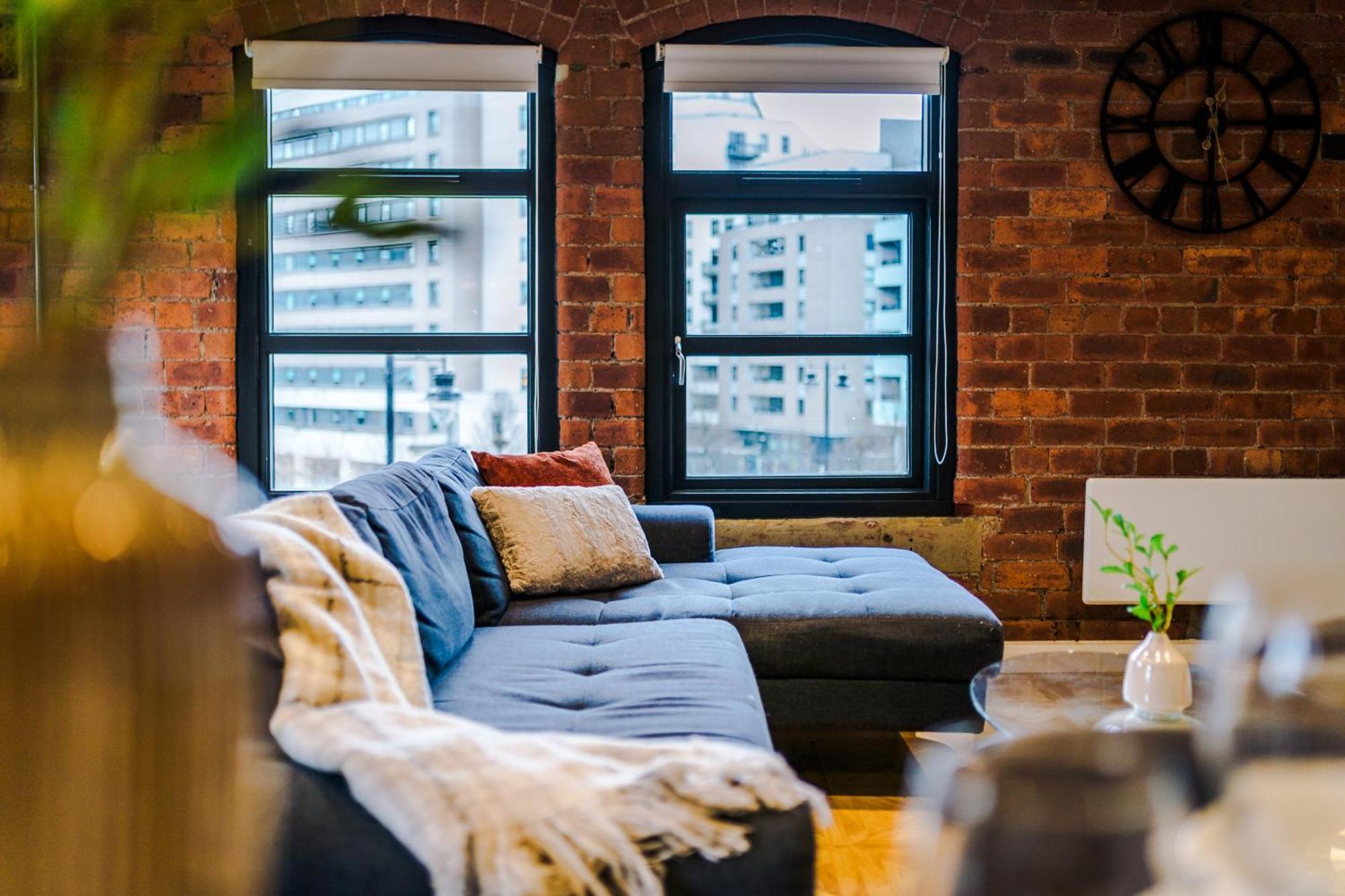 2 King Size Beds In Manhattan Styled Oversize Apartment Leeds (West Yorkshire)