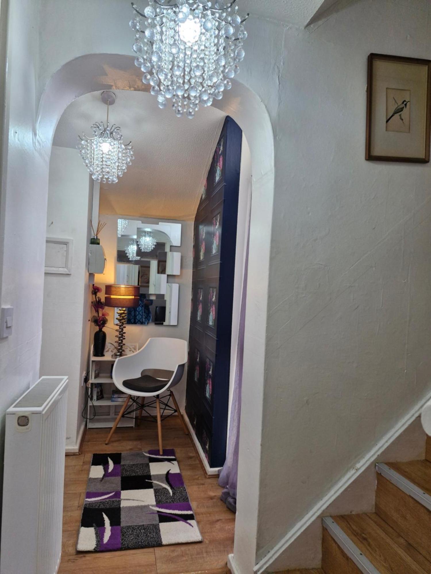 Lovely 2-bed House In The Heart Of Woodhouse Leeds * Leeds (West Yorkshire)