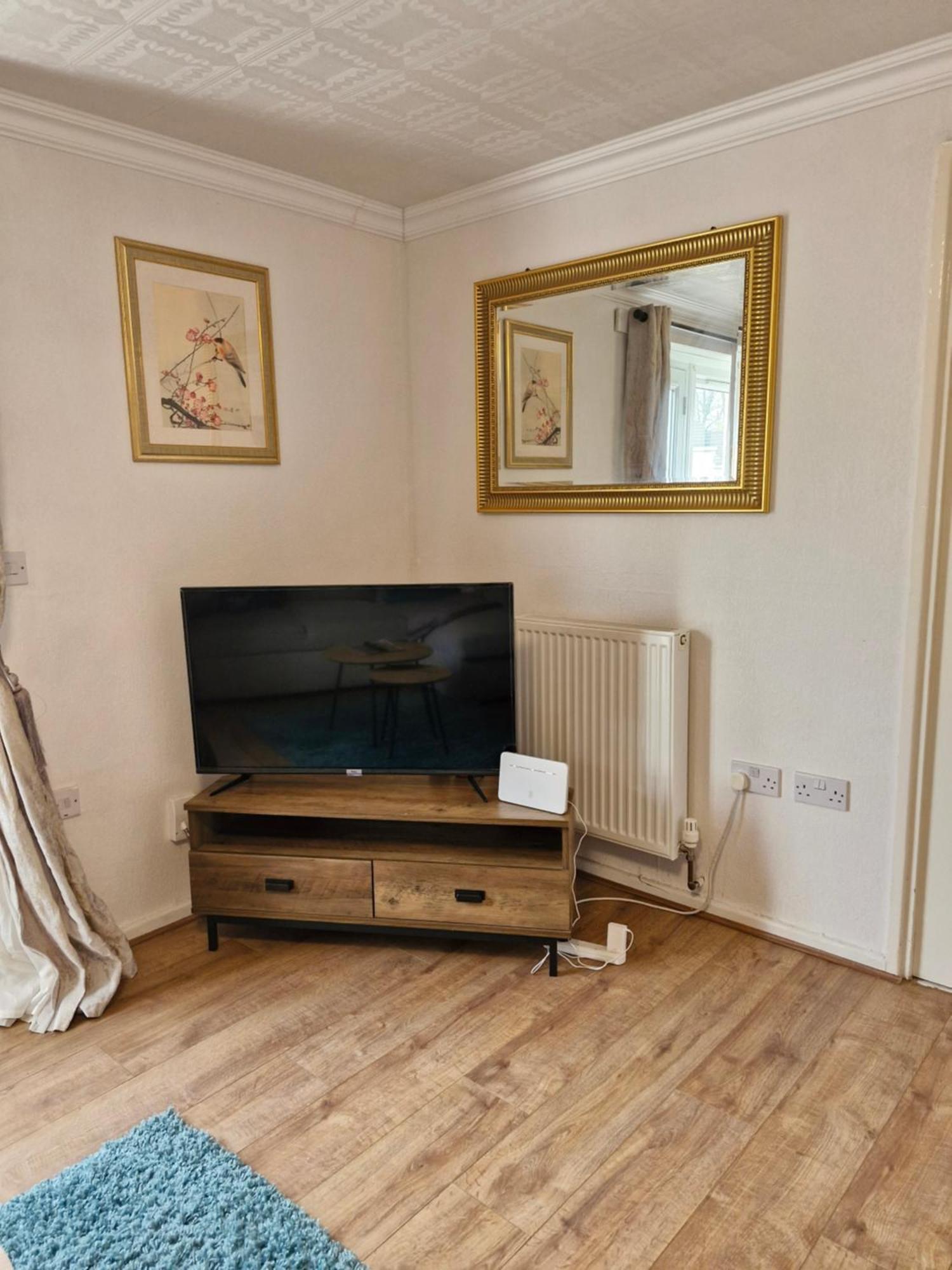 Lovely 2-bed House In The Heart Of Woodhouse Leeds