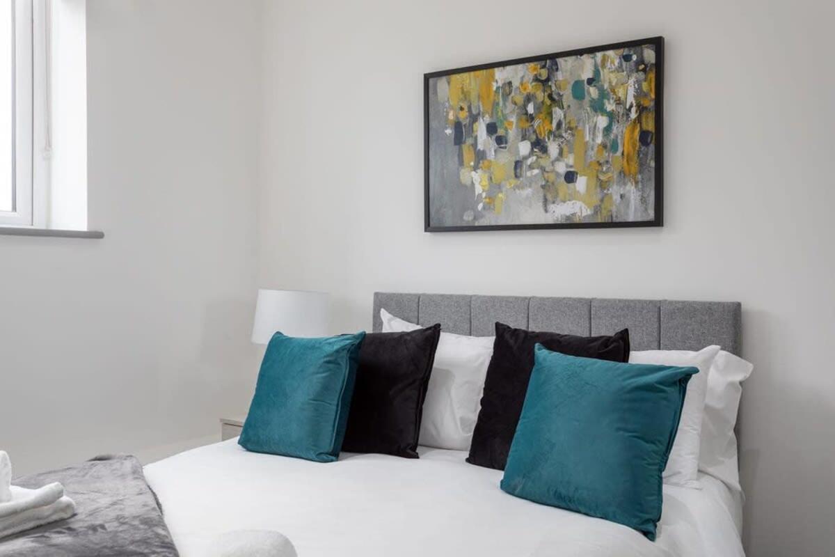 Charming 1 Bed In Leeds Apartment *