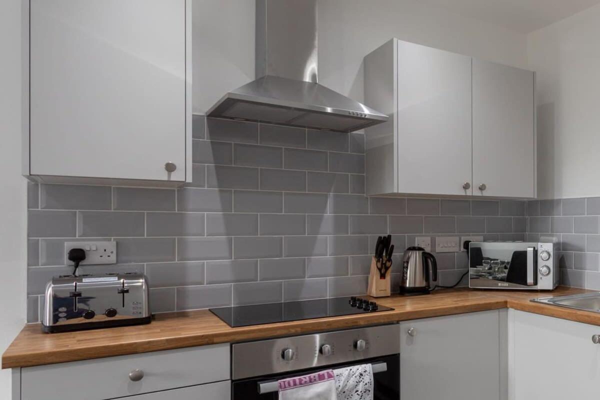 Charming 1 Bed In Leeds Apartment *