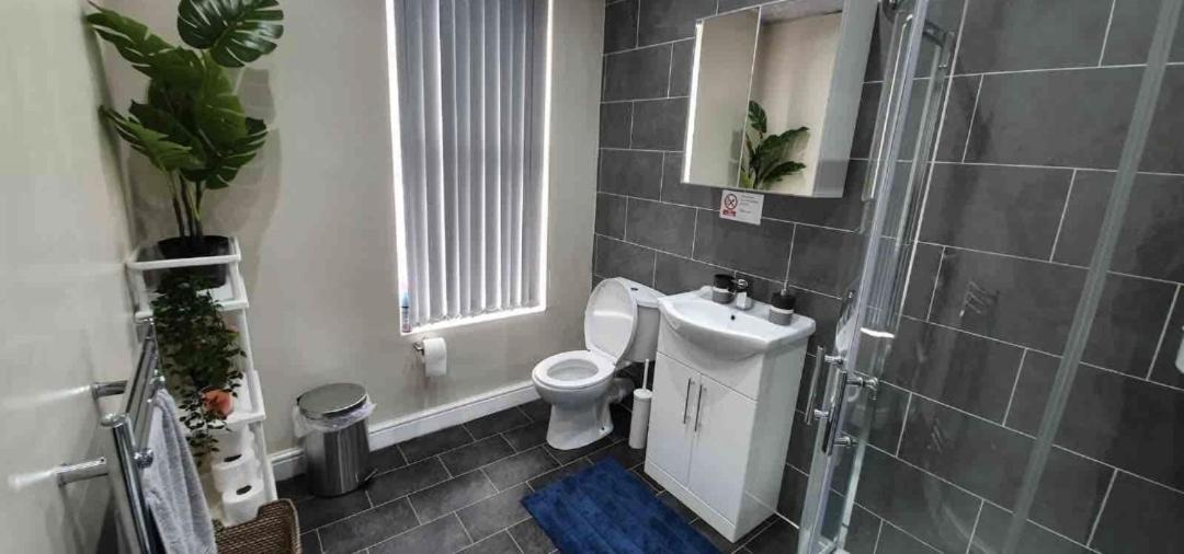Guest house Homely Double Bed, Tv, Wi-fi And Garden