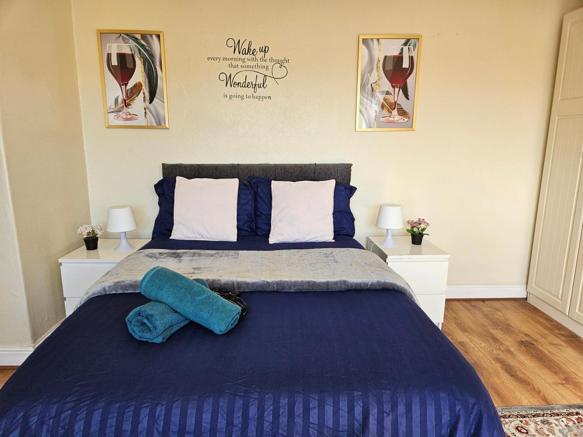 Homely Double Bed, Tv, Wi-fi And Garden Leeds (West Yorkshire)