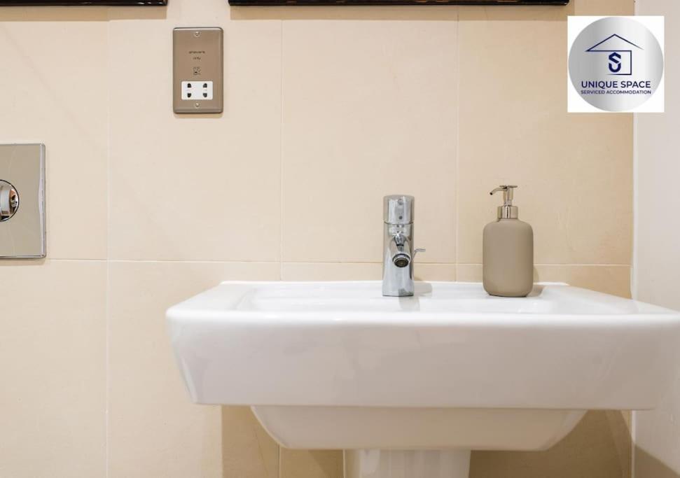 ✪leisure Stay✪relocation Or Business Stay✪1bed - Free Secure Parking Space Apartment Leeds (West Yorkshire)