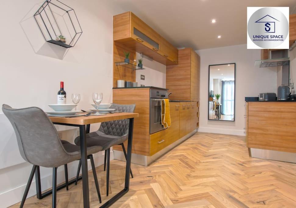 Apartment ✪leisure Stay✪relocation Or Business Stay✪1bed - Free Secure Parking Space *