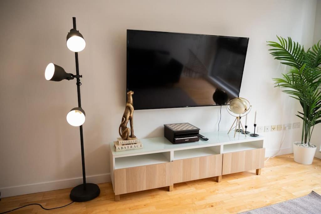 Chic 2 Bed In Leeds Centre And Netflix Apartment Leeds (West Yorkshire)
