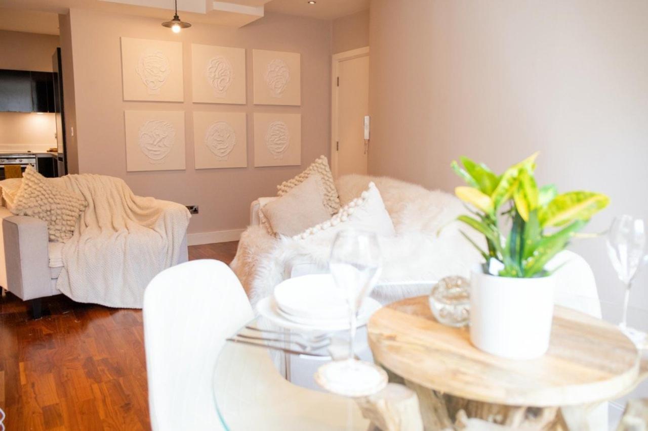 Luxury 1br In Leeds Centre Apartment