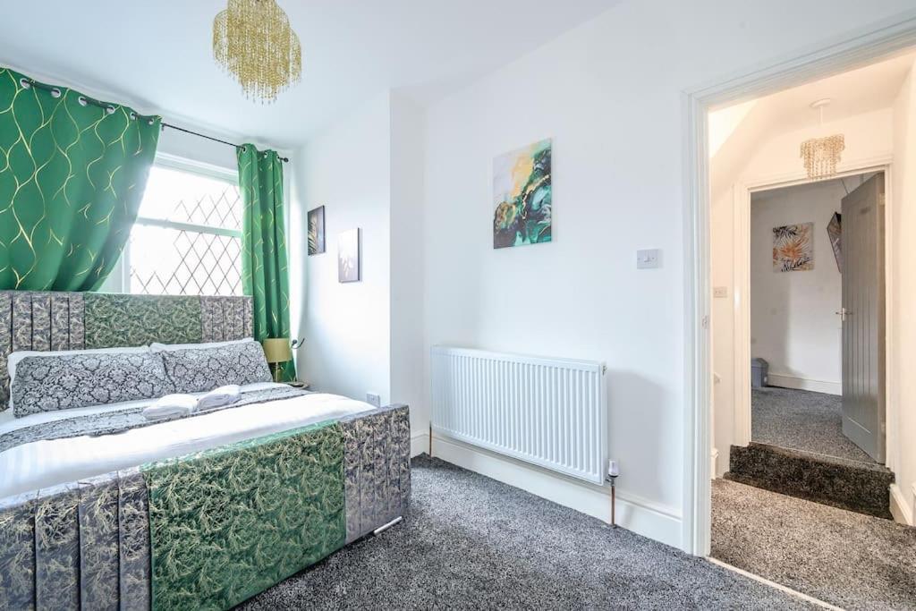 -16pt- For Your Relaxed & Cosy & Free Parking Apartment Leeds (West Yorkshire)