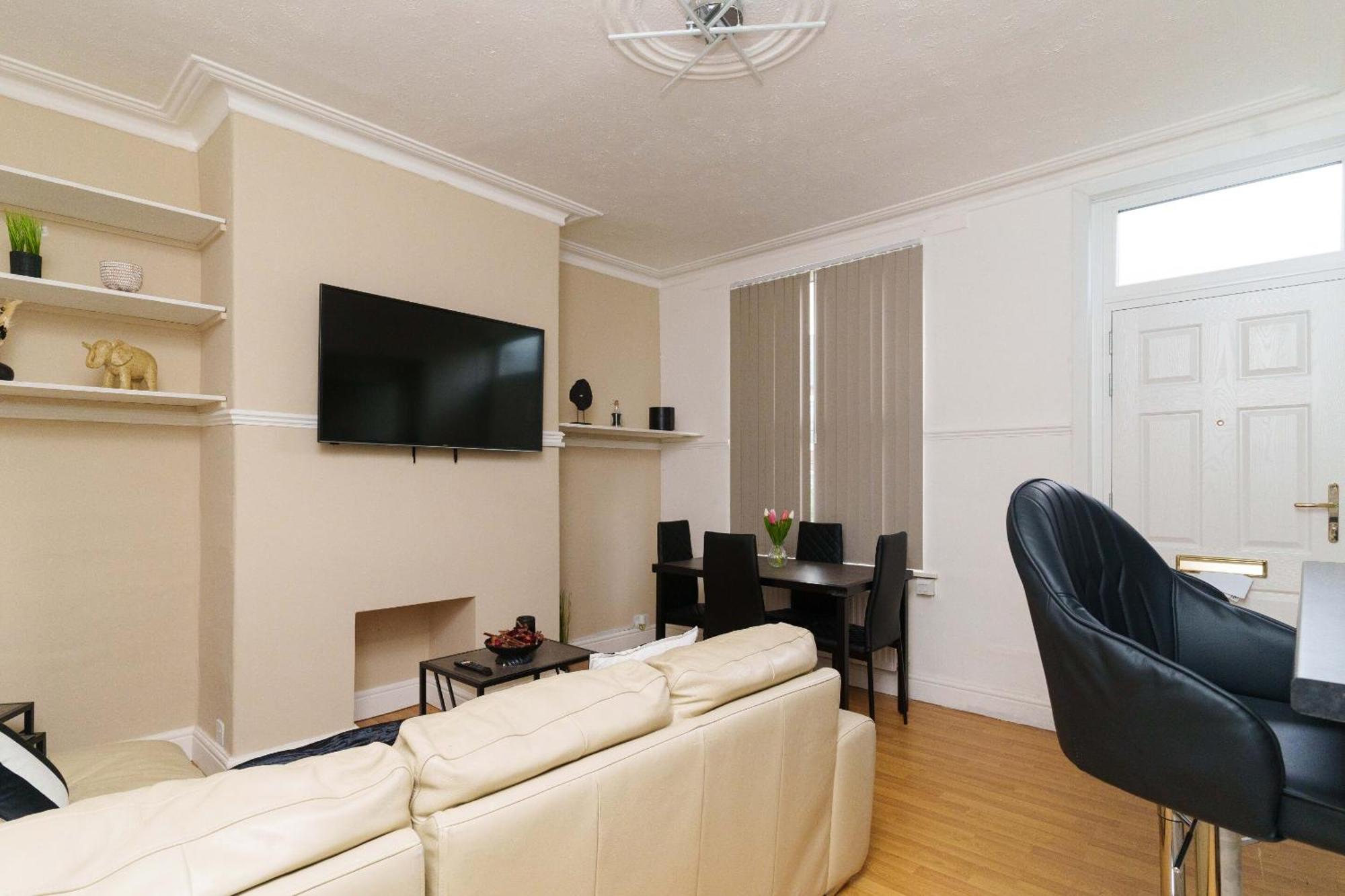 Rio House - 2 Miles From Leeds *