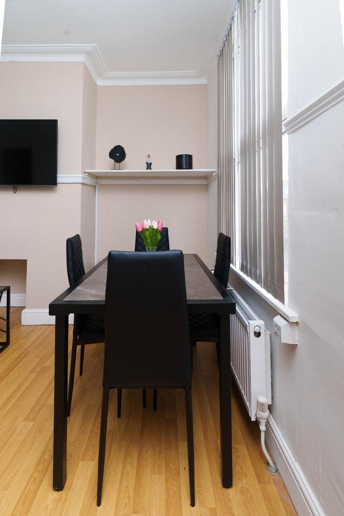 Rio House - 2 Miles From Leeds Holiday home Leeds (West Yorkshire)