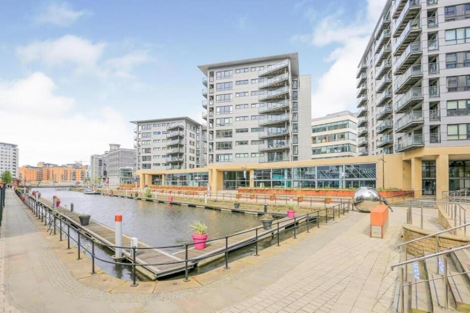 Apartment Deluxe Modern Apt&free Parking No Balcony Leeds (West Yorkshire)