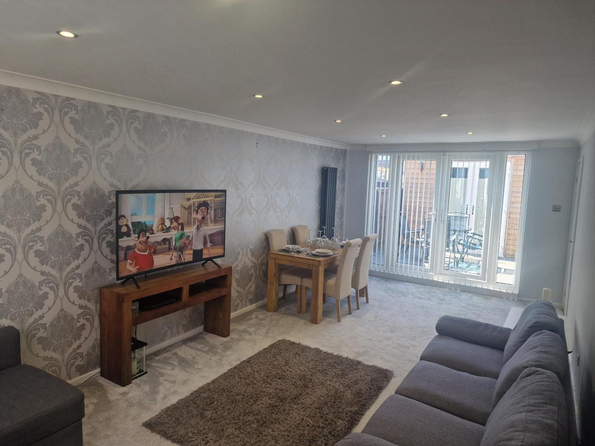Stylish & Modern 2 Bed House With Free Parking Leeds Leeds (West Yorkshire)