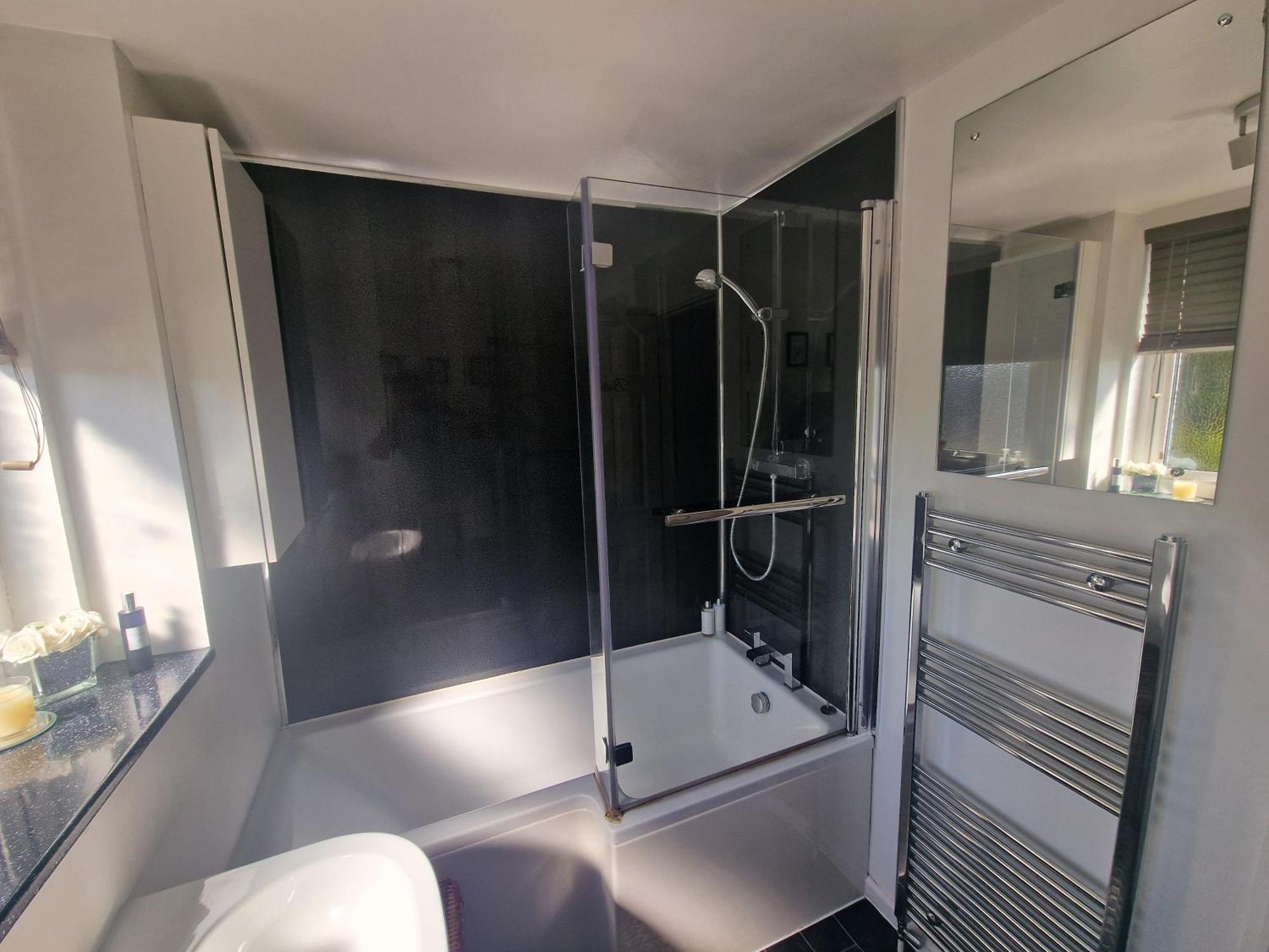 Stylish & Modern 2 Bed House With Free Parking Leeds * Leeds (West Yorkshire)