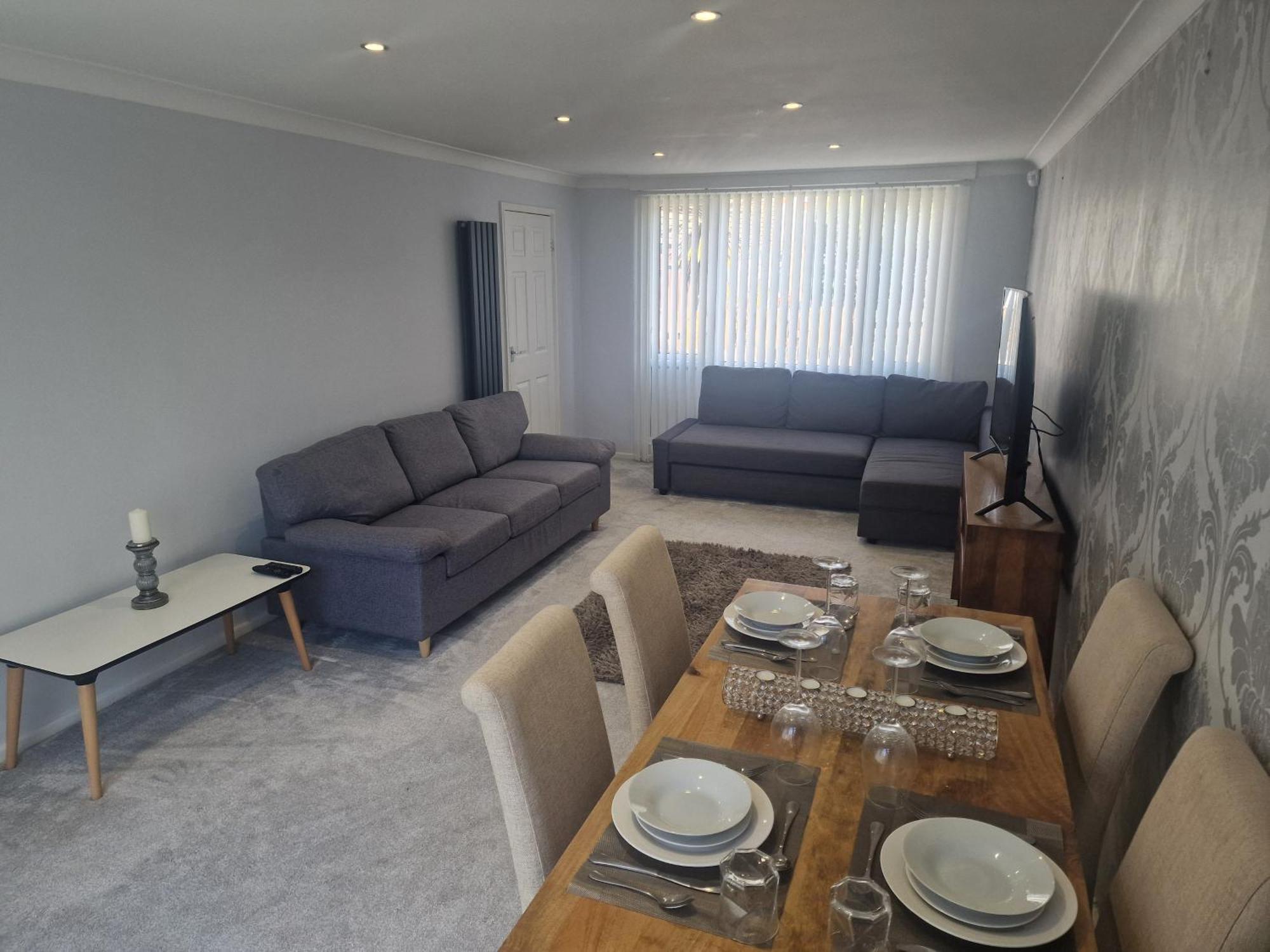 Stylish & Modern 2 Bed House With Free Parking Leeds * Leeds (West Yorkshire)