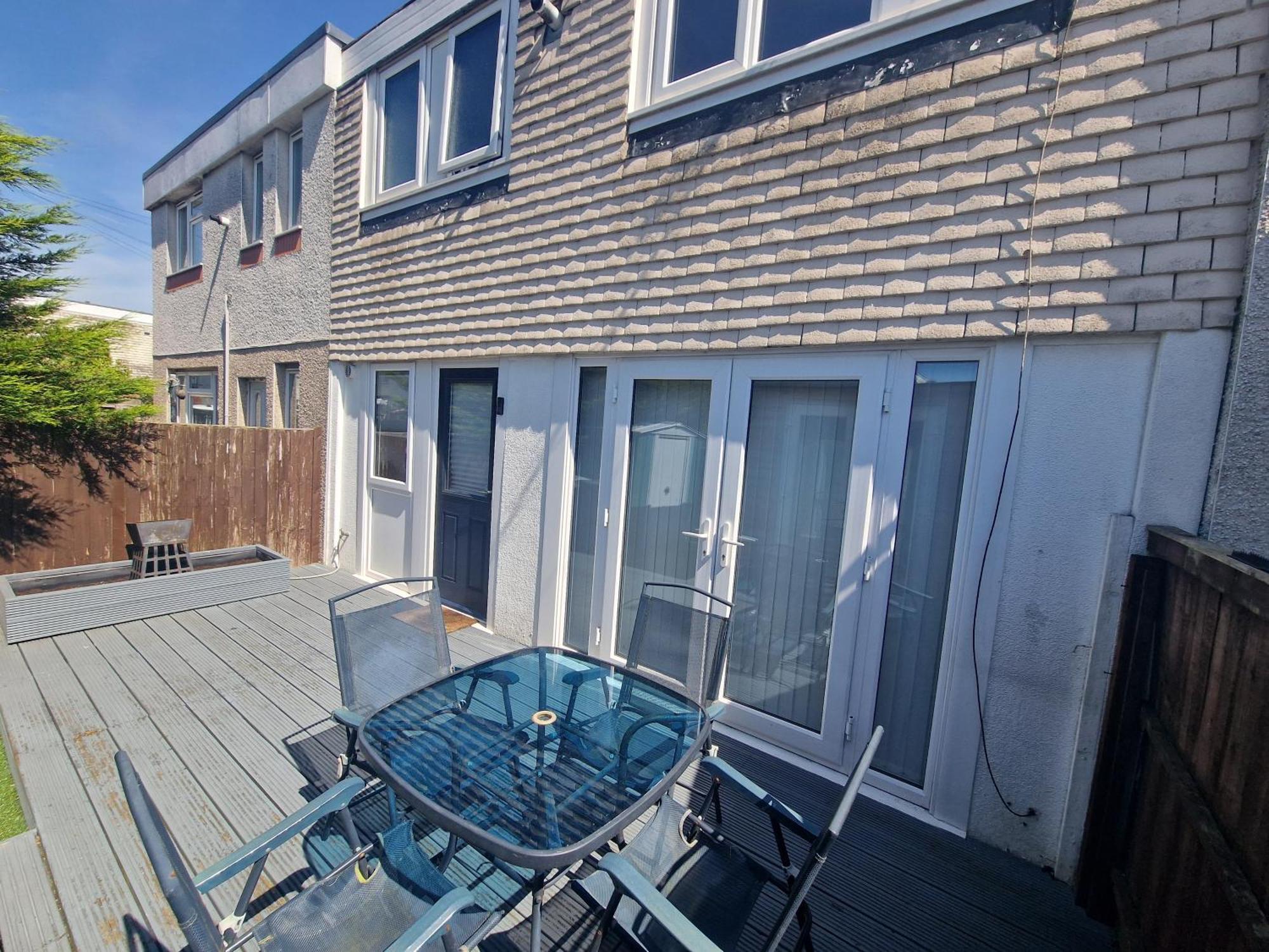 Stylish & Modern 2 Bed House With Free Parking Leeds Apartment