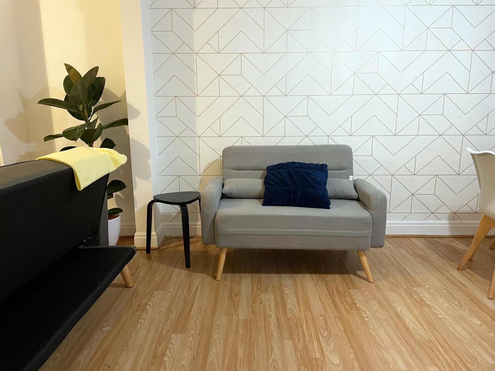 Holiday home Lovely Spacious House Family & Contractor Friendly 3 Bedroom Near Leeds Centre Sleeps 8 Leeds (West Yorkshire)