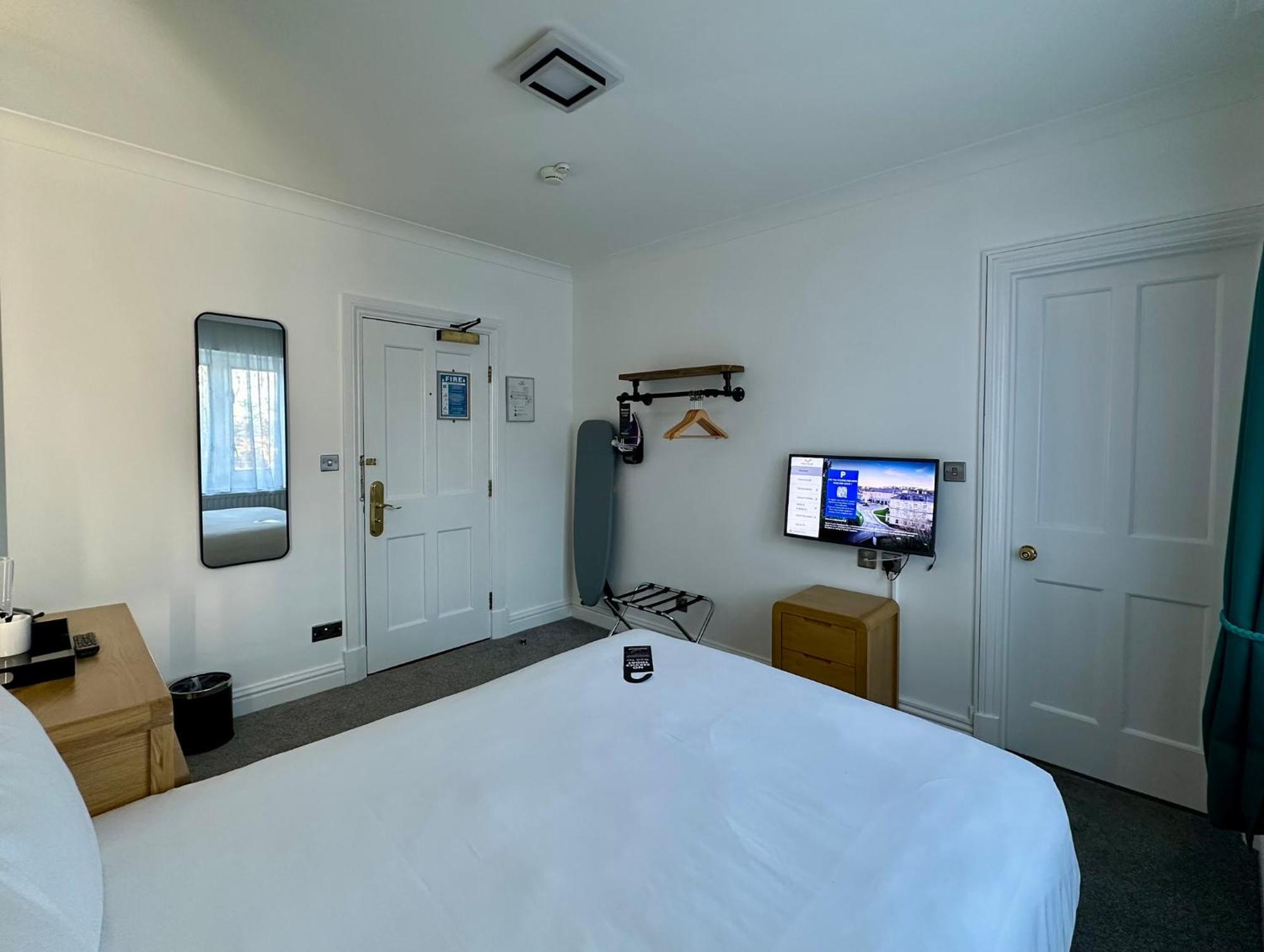 Weetwood Hall Estate 4*