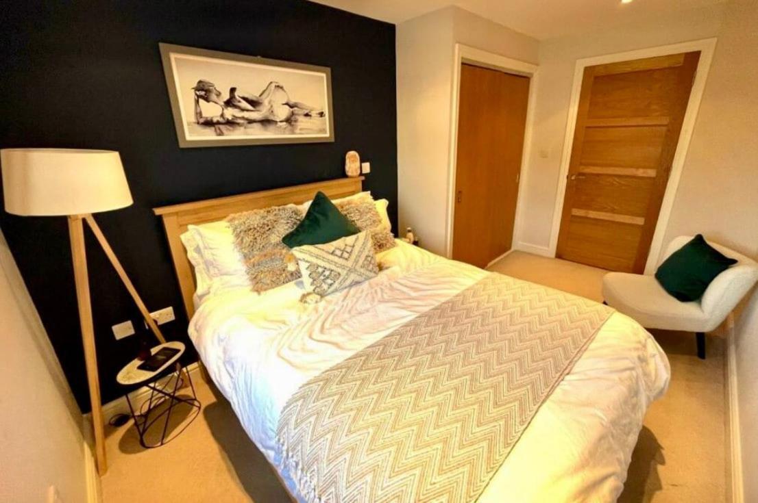 Apartment 2 Bed, 2 Bath In Roundhay