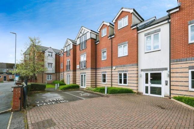 Apartment 2 Bed, 2 Bath In Roundhay *