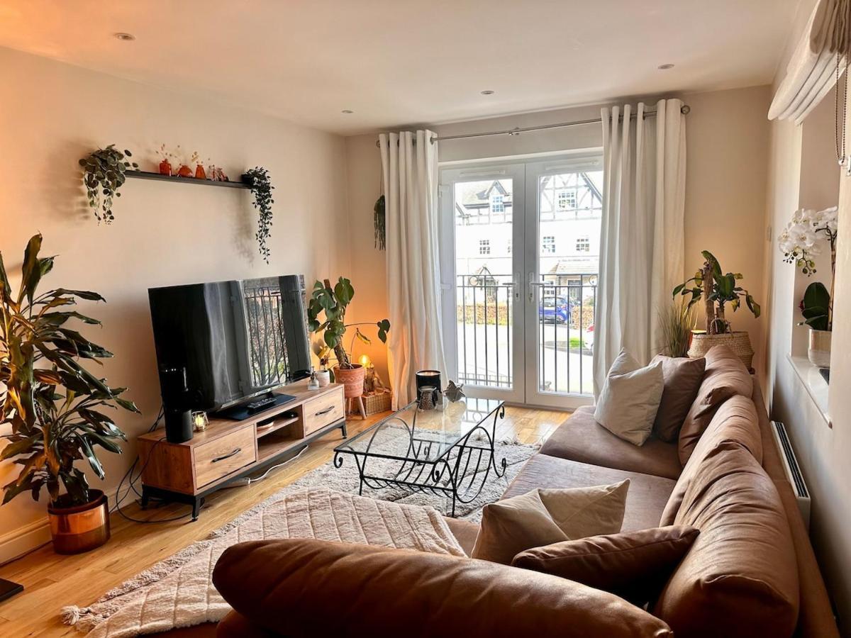 2 Bed, 2 Bath In Roundhay Leeds (West Yorkshire)