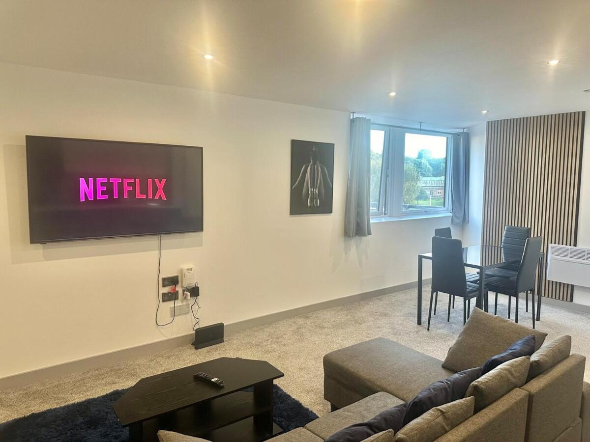 Two Bedroom Flat By Brookland Serviced Short Lets With Free Wifi Apartment Leeds (West Yorkshire)